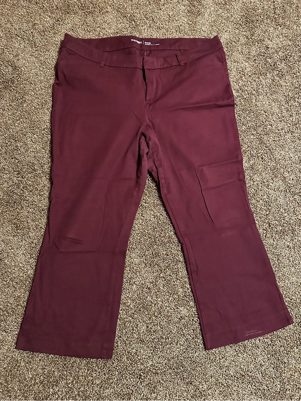 Old Navy Women’s Burgundy Pixie Pants size 18